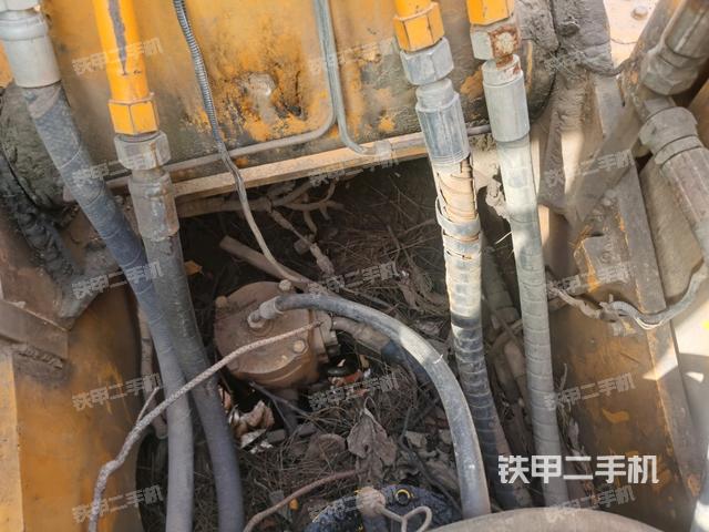 中央回轉接頭特寫（上車部件）