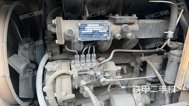 发动机右侧（整机外观及大件）