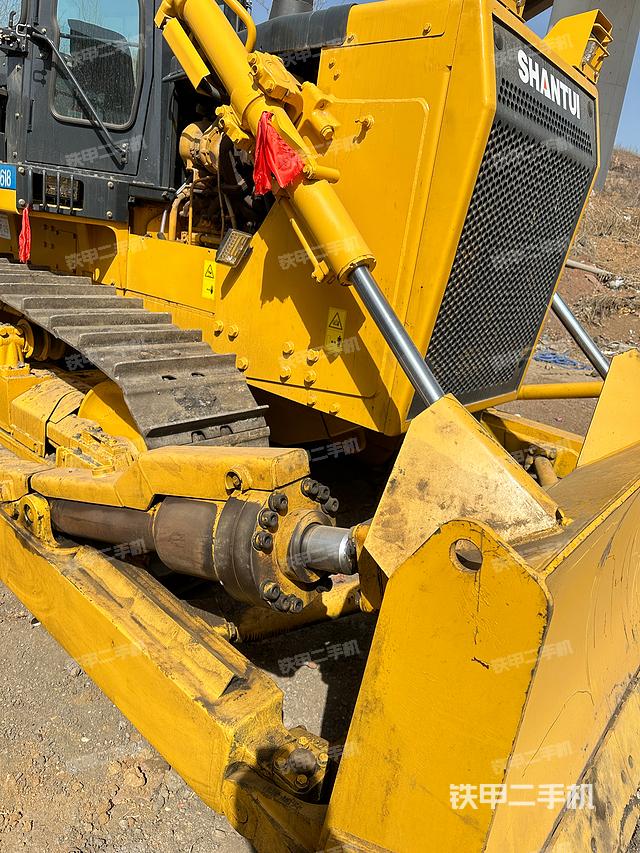 整机右侧（设备外观及核心部件）