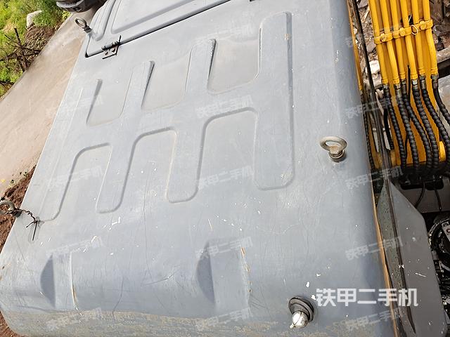 驾驶室顶部（整机外观）