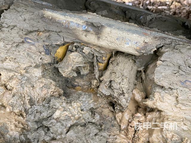 左驅(qū)動(dòng)輪（行走機(jī)構(gòu)）