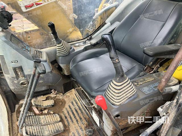 驾驶室整体（整机外观）