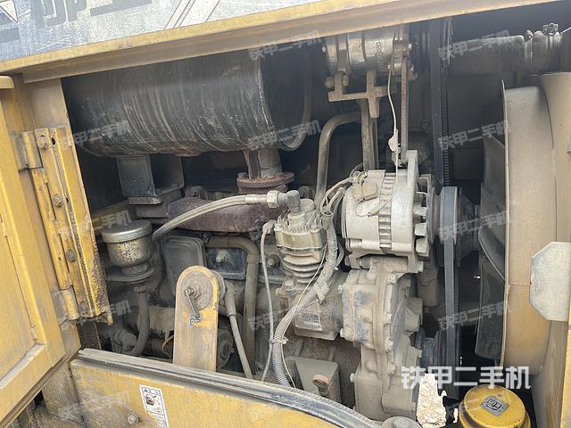 发动机左侧（整机外观及大件）