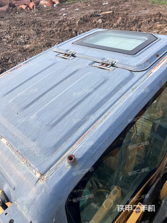 驾驶室整体（整机外观）