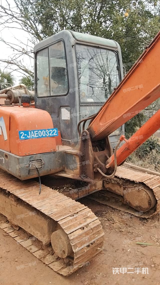 驾驶室顶部（整机外观）