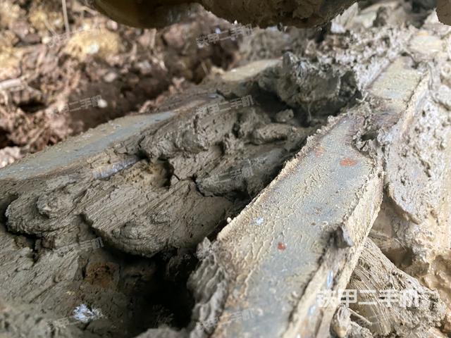 右驅(qū)動(dòng)輪（行走機(jī)構(gòu)）