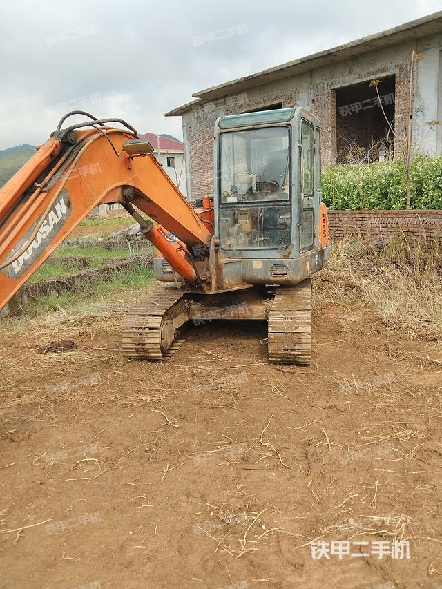 驾驶室整体（整机外观）