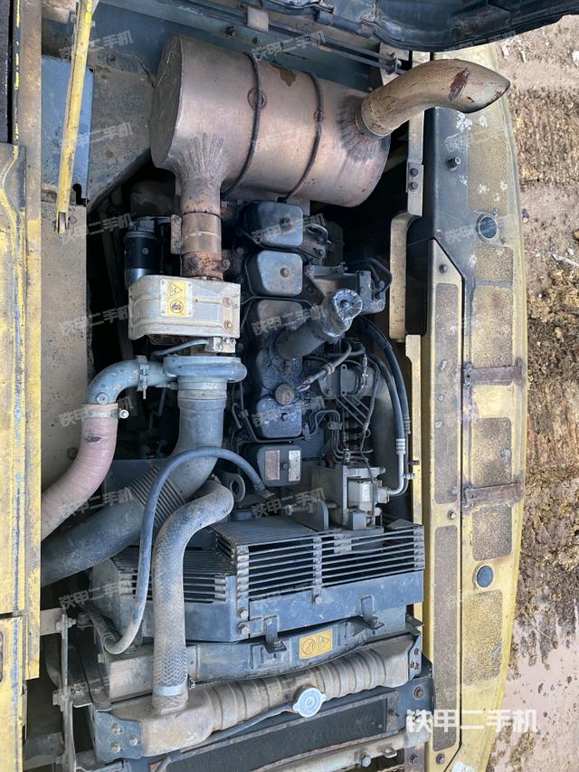 發(fā)動(dòng)機(jī)室（上車部件）