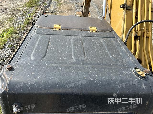 驾驶室顶部（整机外观）