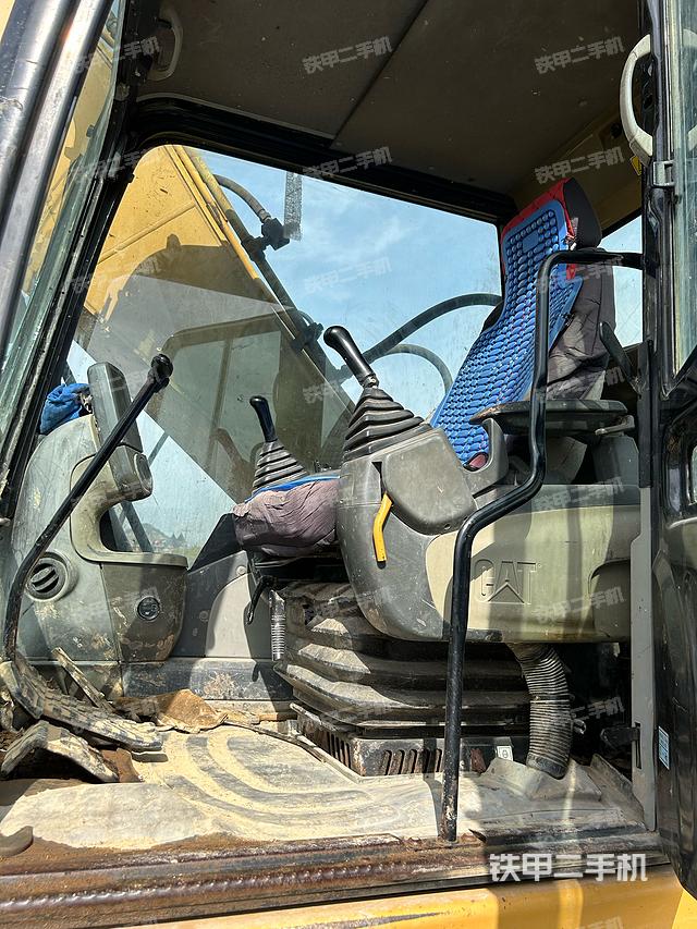 驾驶室整体（整机外观）