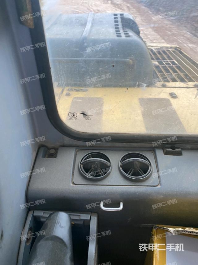 后窗玻璃角標(biāo)（駕駛室部分）