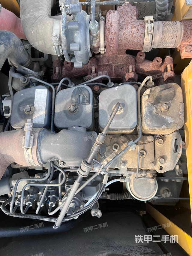 驾驶室顶部（整机外观）