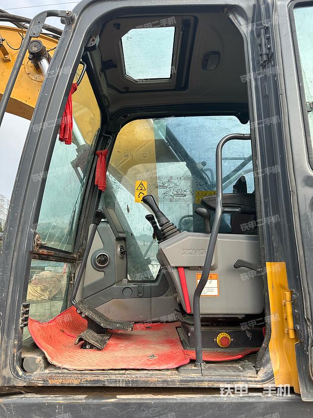 驾驶室整体（整机外观）