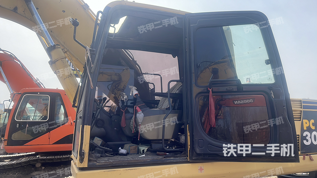 驾驶室整体（整机外观）