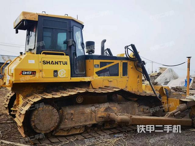 整机右侧（设备外观及核心部件）