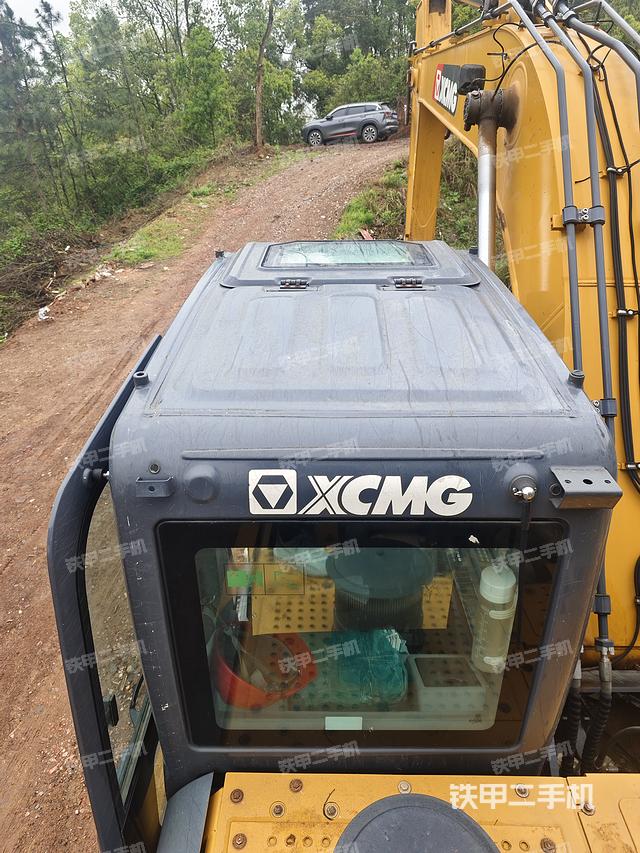 驾驶室顶部（整机外观）