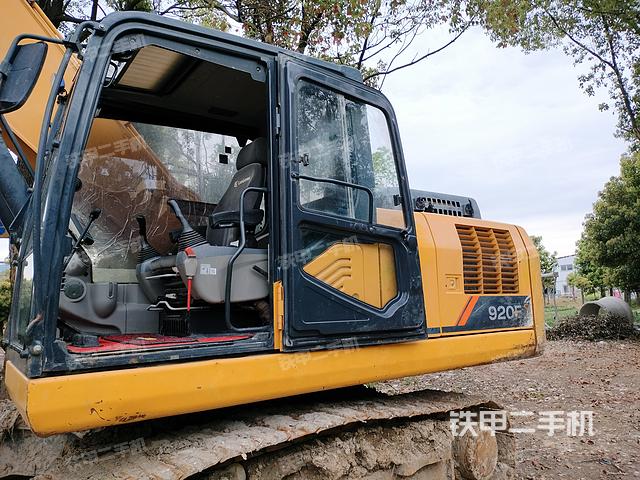 驾驶室整体（整机外观）