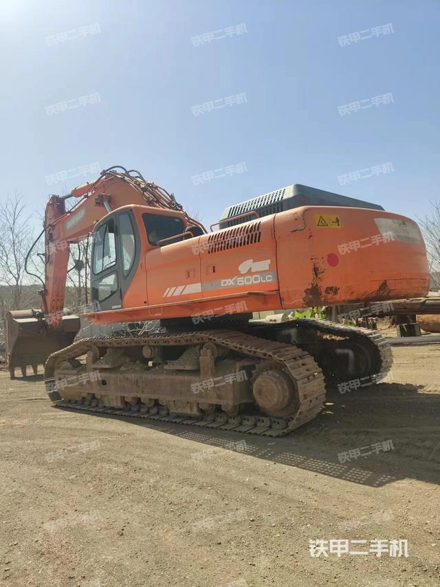 单侧履带整体（整机外观）