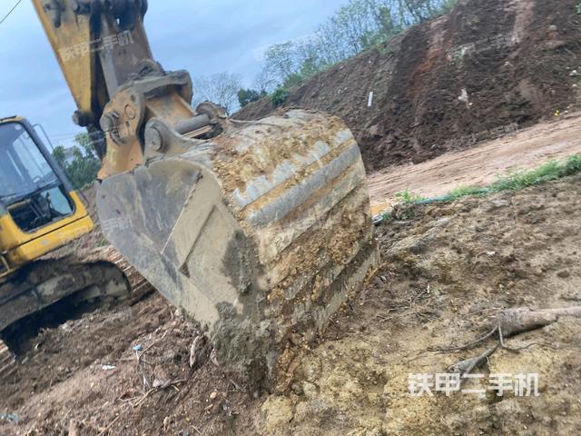 鏟斗右后整體（工作和回轉(zhuǎn)裝置）