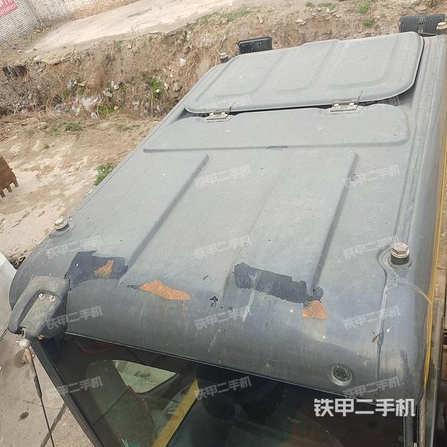 驾驶室顶部（整机外观）