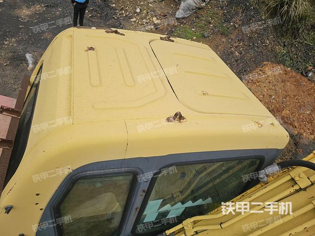 驾驶室顶部（整机外观）