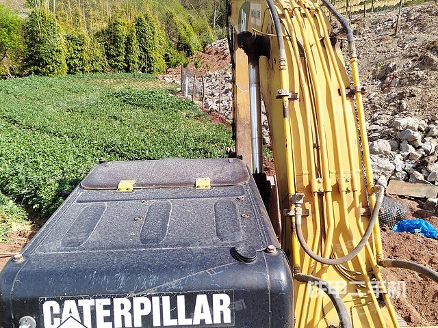 驾驶室顶部（整机外观）