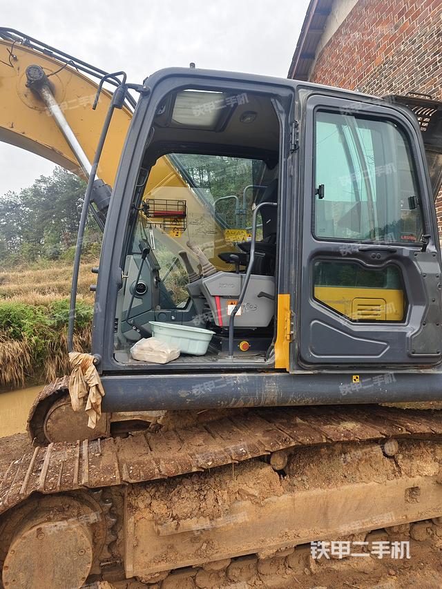 驾驶室整体（整机外观）