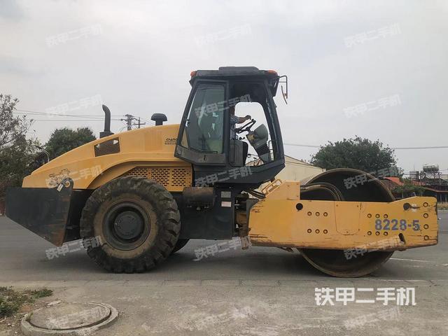 整机右侧（设备外观及核心部件）