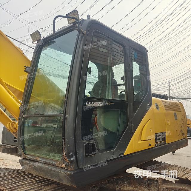 驾驶室整体（整机外观）