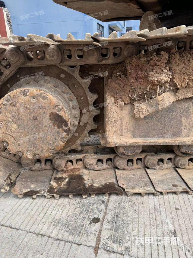 右驱动轮（行走机构）