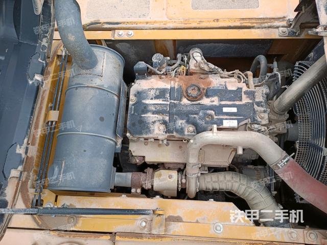 发动机室（上车部件）