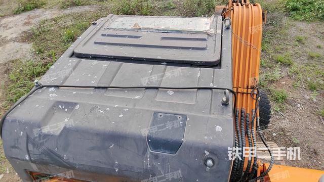 驾驶室顶部（整机外观）