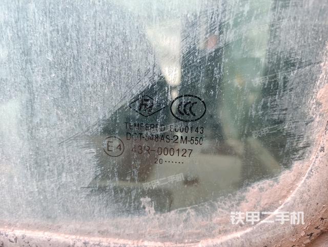 后窗玻璃角标（驾驶室部分）