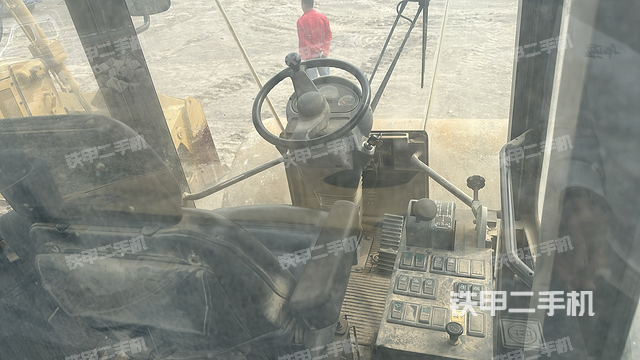 驾驶室操作台（设备外观及核心部件）