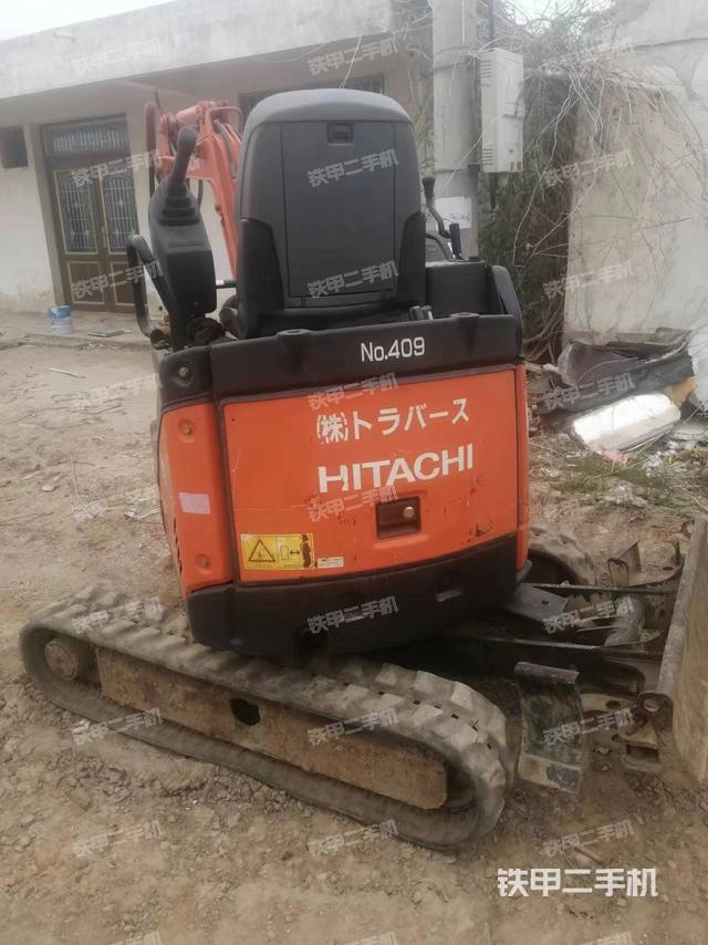 液压泵舱室正面整体（整机外观）