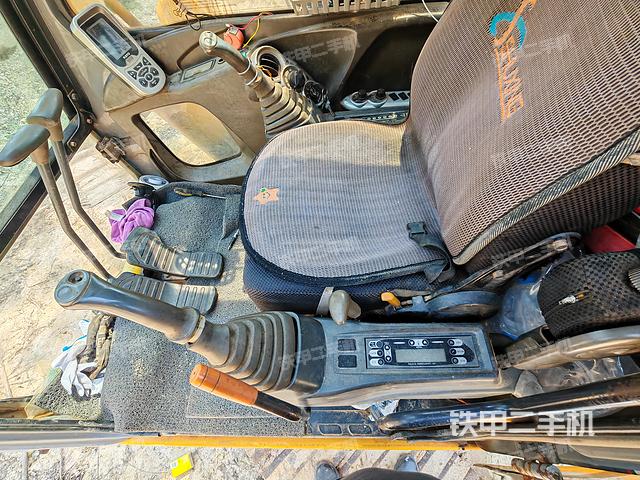 驾驶室整体（整机外观）