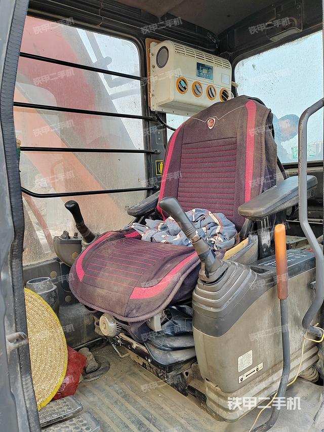 驾驶室整体（整机外观）