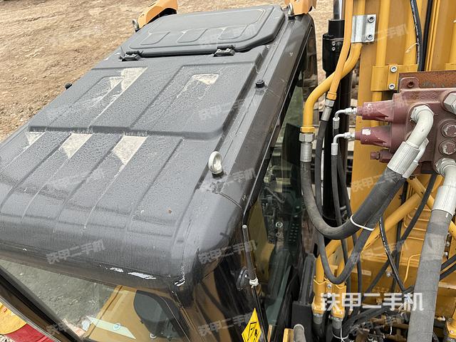 驾驶室顶部（整机外观）