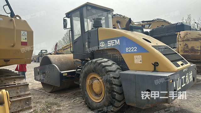 整机左侧（设备外观及核心部件）