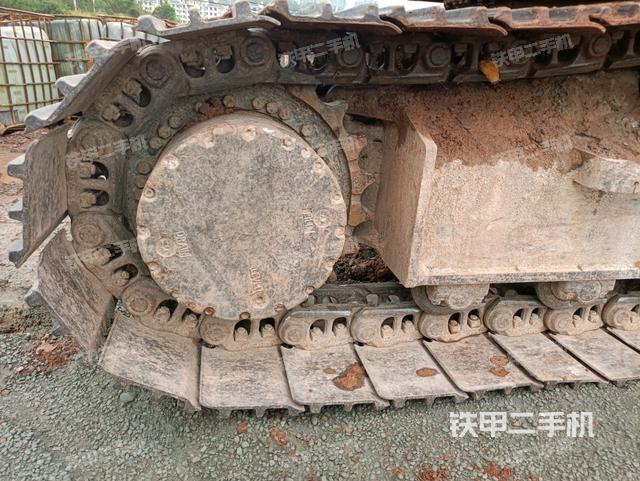 右驱动轮（行走机构）