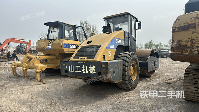 整机右后45°（设备外观及核心部件）