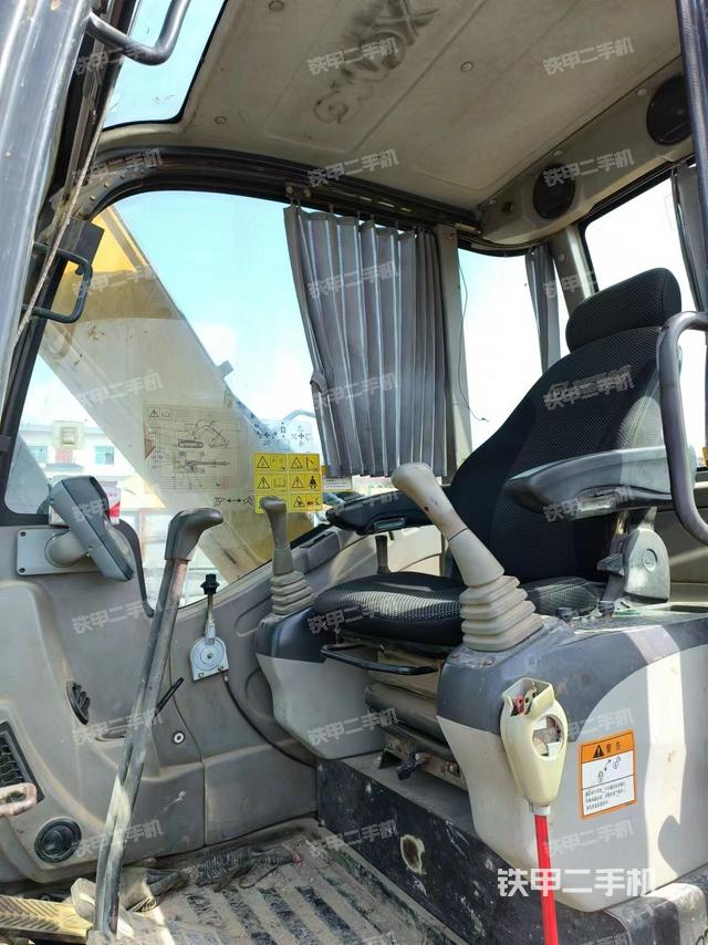 驾驶室整体（整机外观）