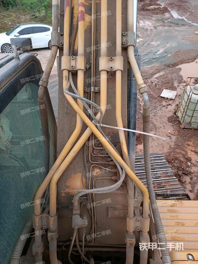 大臂背部俯视（工作和回转装置）