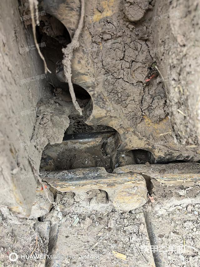 驾驶室顶部（整机外观）