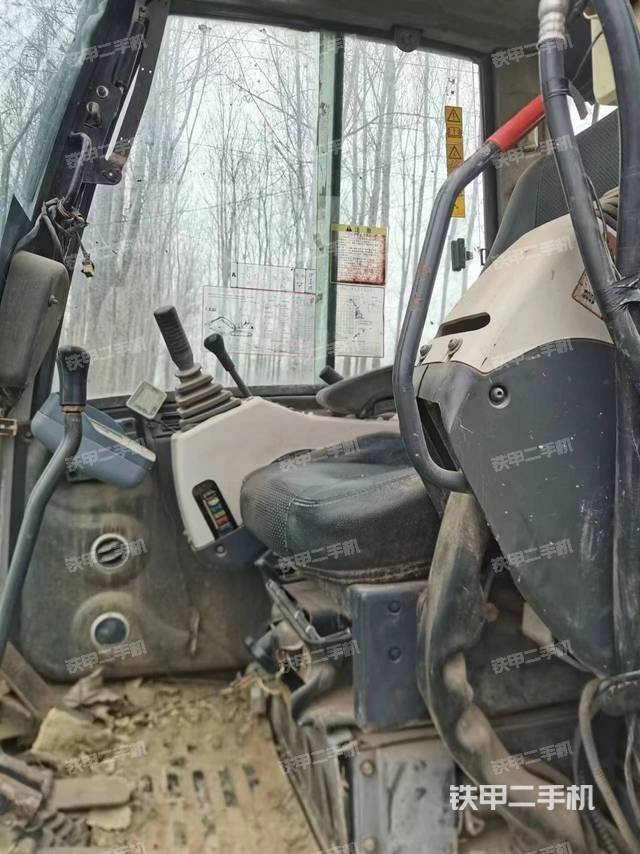 驾驶室整体（整机外观）