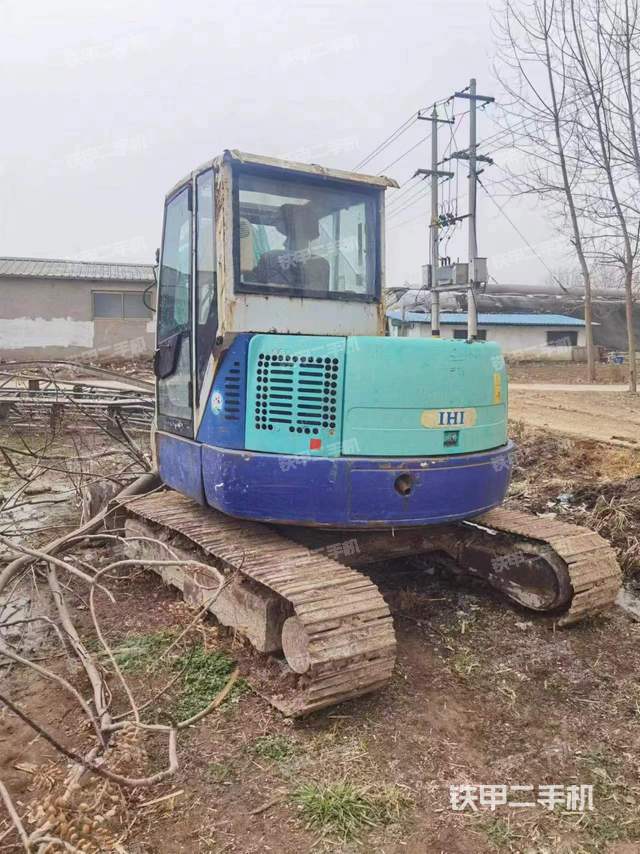 回转马达和主控阀（整机外观）