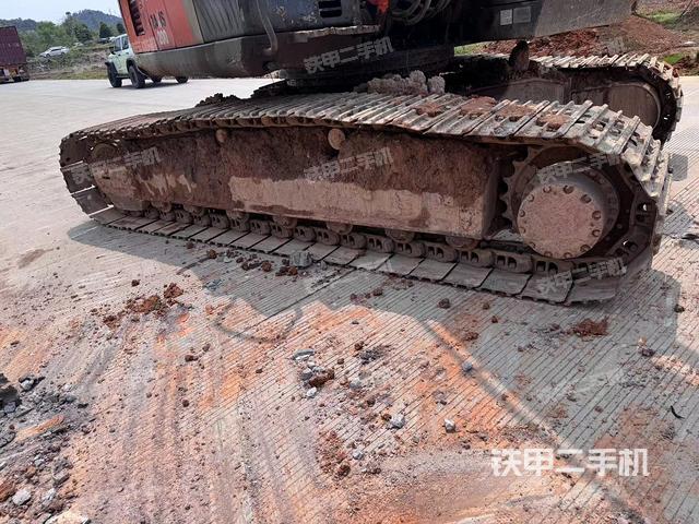 左侧履带整体 （行走机构）