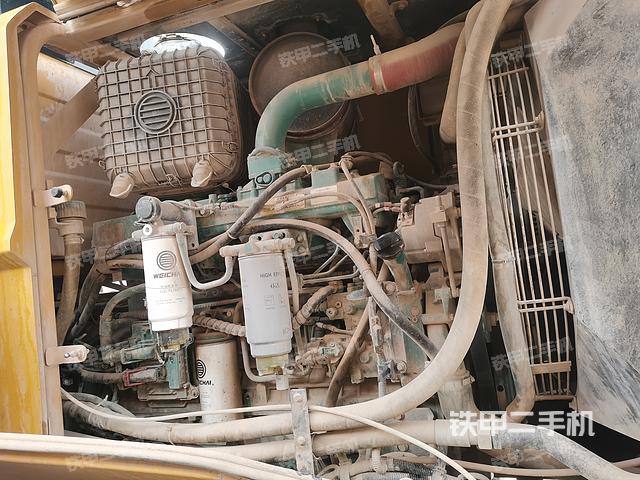 发动机右侧（整机外观及大件）