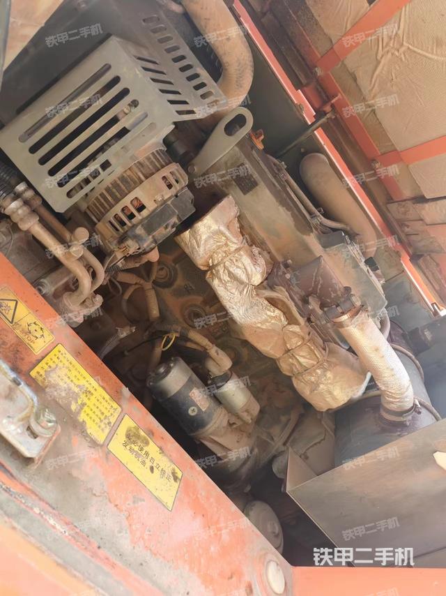 驾驶室顶部（整机外观）