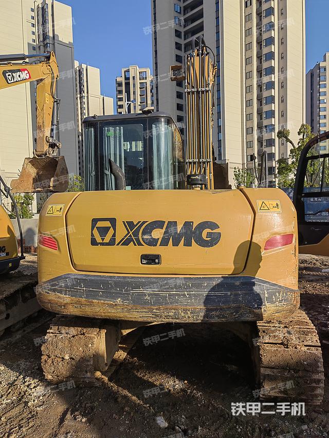 驾驶室顶部（整机外观）